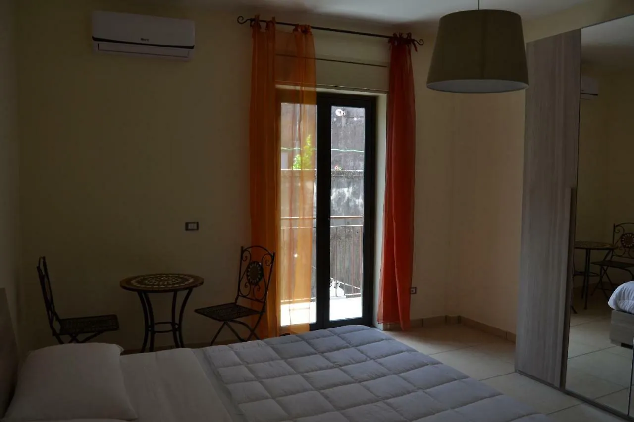 Chez Amelie & Jean-Louis Apartment Catania Italy